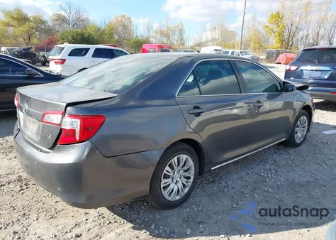 2014 Toyota Camry Le z USA, uszkodzony, nr VIN 4T1BF1FK0EU323613